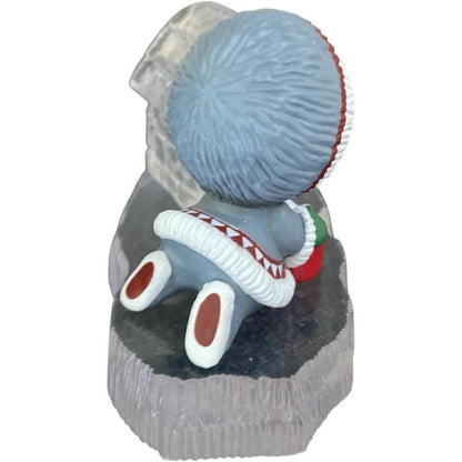 1993 Dog/Doghouse Hallmark Ornament (Frosty Friends) QX4142