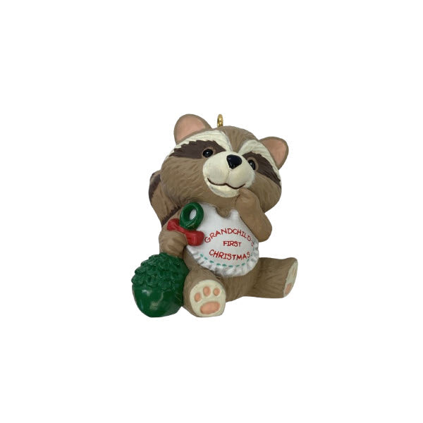 1993 GrandChild's First Christmas Hallmark Ornament (Family) QX5552