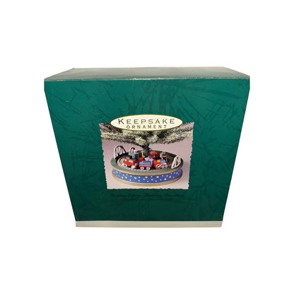 1993 Holiday Express Miniature Tree Base & Skirts Hallmark Ornament (Lionel) QXM5452 Image2