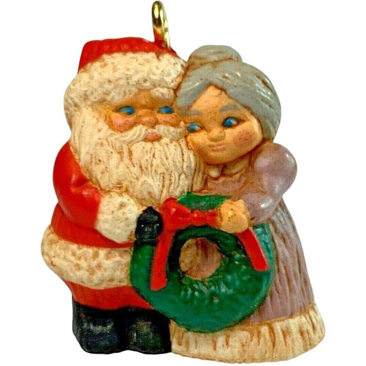 1993 Mr. & Mrs. Kringle Holding Wreath Hallmark Ornament (The Kringles) QXM5135