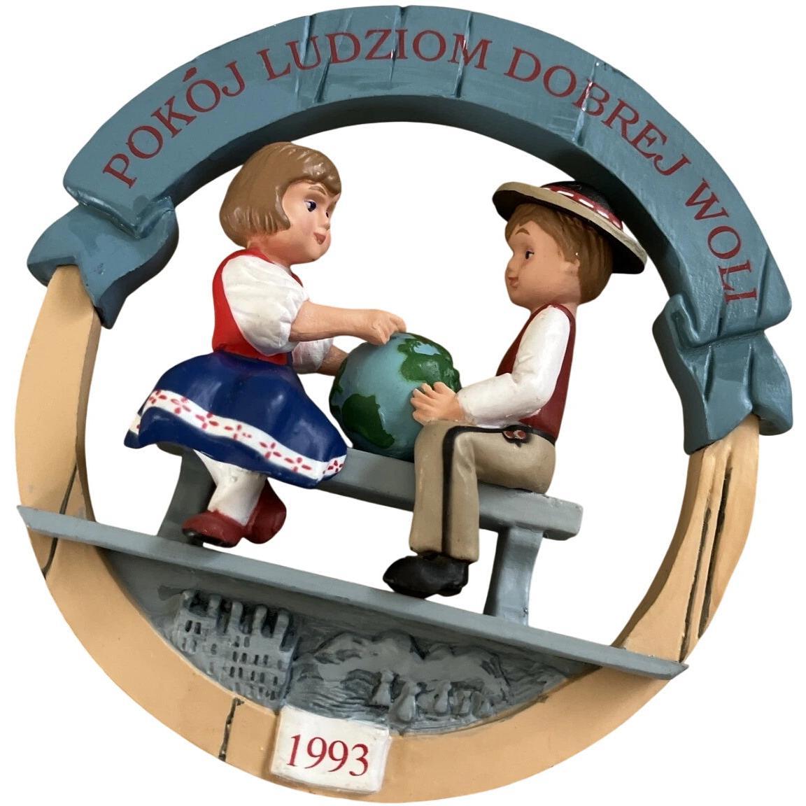 1993 Poland Hallmark Ornament (Peace on Earth) QX5242