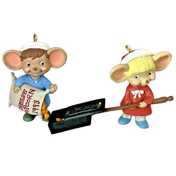 1993 Popping Good Times Hallmark Ornament (Hang‑Togethers) QX5392