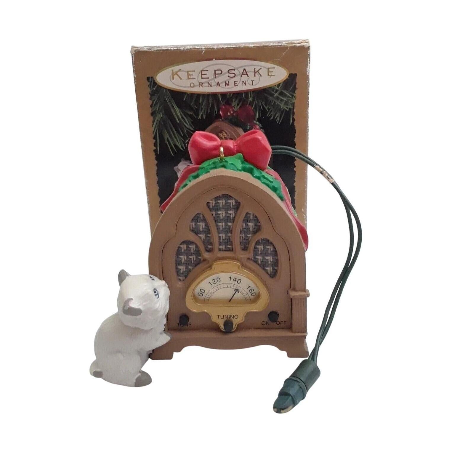 1993 Radio News Flash Hallmark Ornament (Kitten) QLX7362 Image4