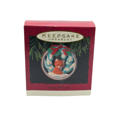 1993 Snowy Hideaway Hallmark Ornament (Fox) QX5312