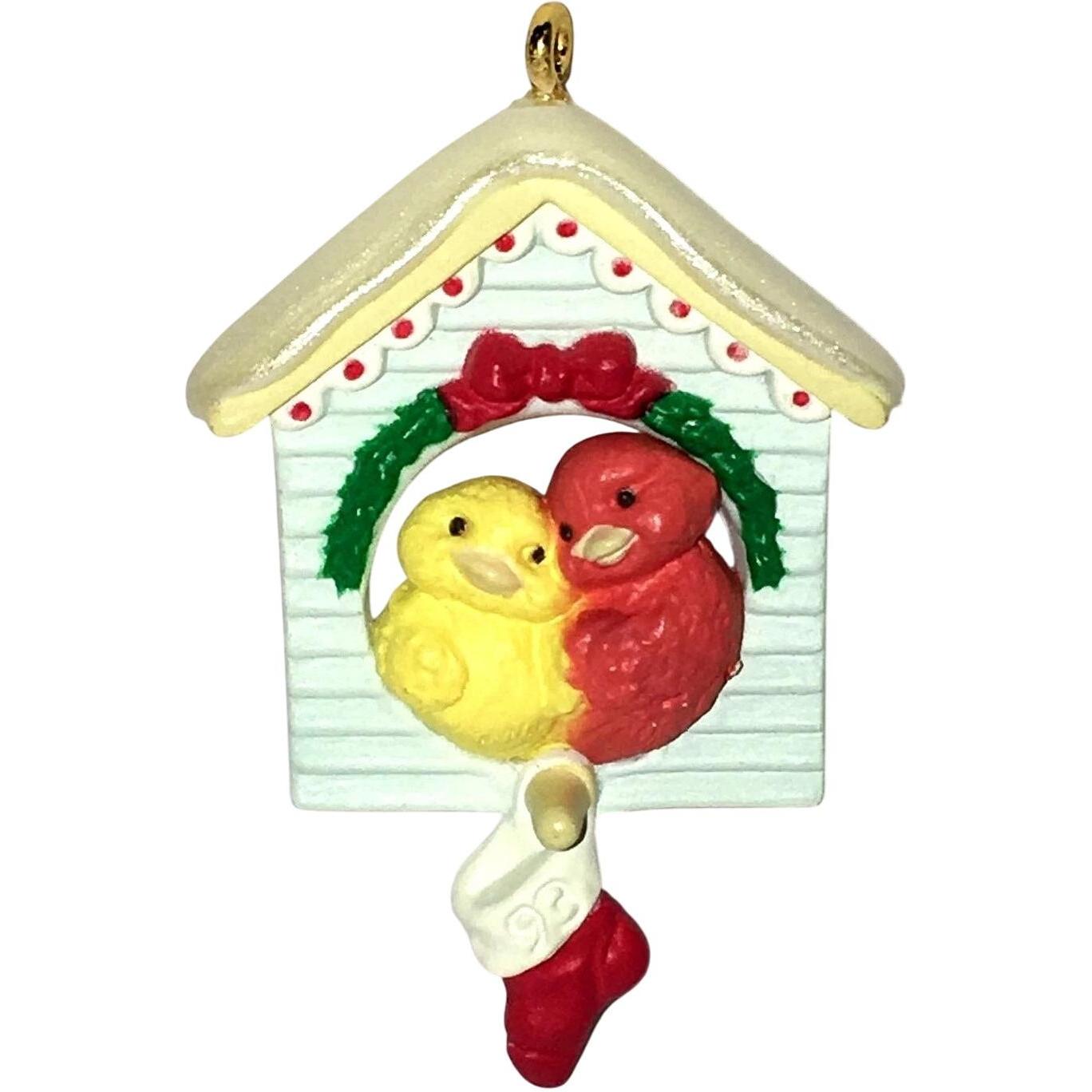 1993 Snuggle Birds Hallmark Ornament (Bird) QXM5182