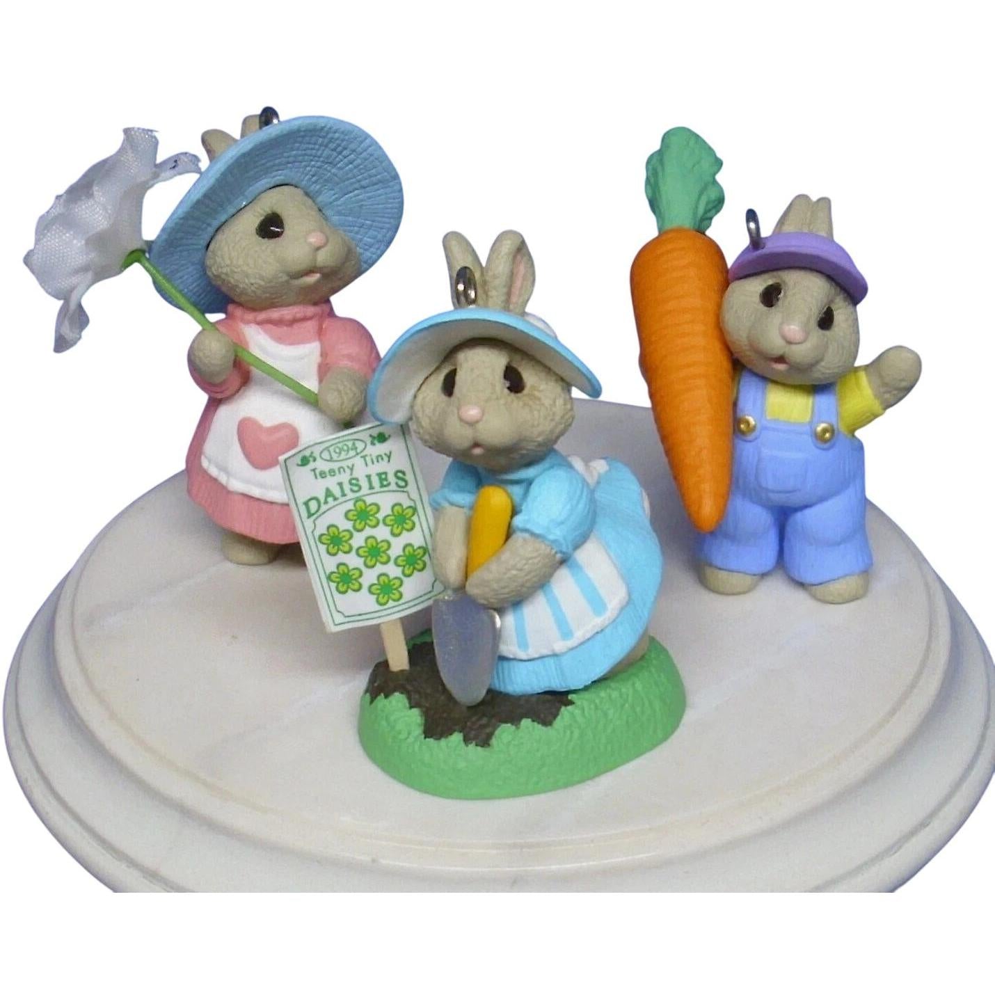 1993 Sunny Bunny Garden Hallmark Ornament (Easter) QEO8146