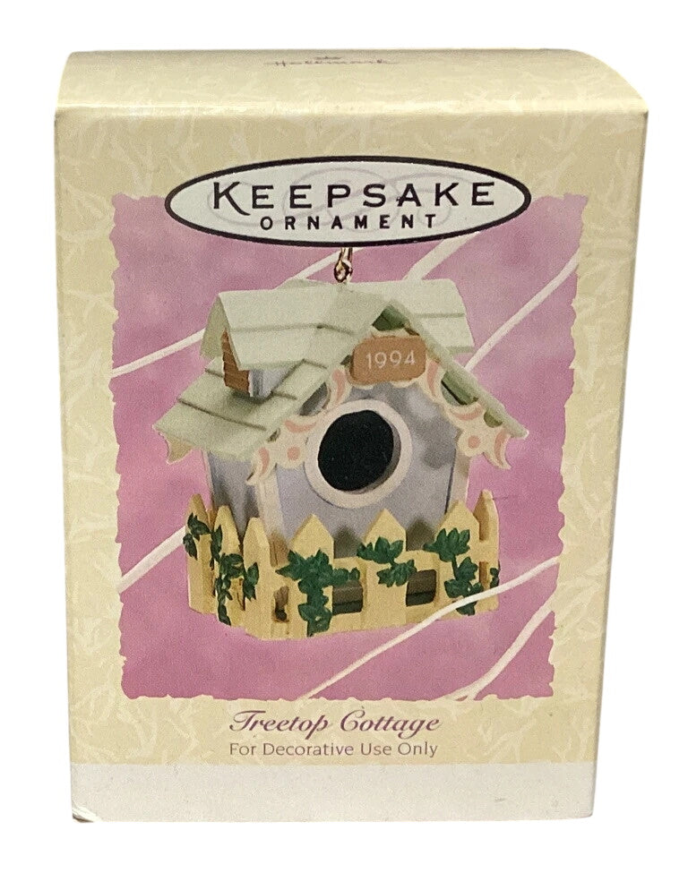 1993 Treetop Cottage Hallmark Ornament (Bird) QEO8186
