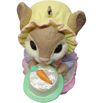 1993 Yummy Recipe Hallmark Ornament (Bunny) QEO8143