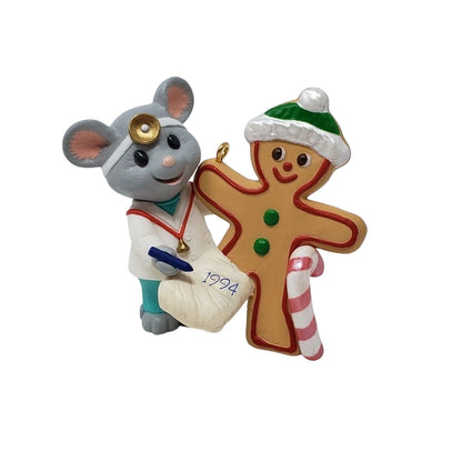 1994 Caring Doctor Hallmark Ornament (Mouse) QX5823