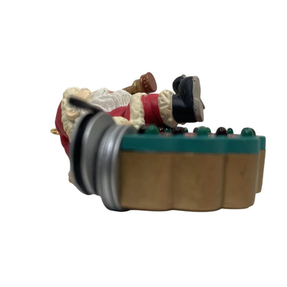 1994 Featured Presentation Enesco Ornament (Santa Claus) 593885