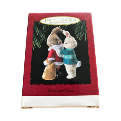 1994 Mom and Dad Hallmark Ornament (Family) QX5666 Image2