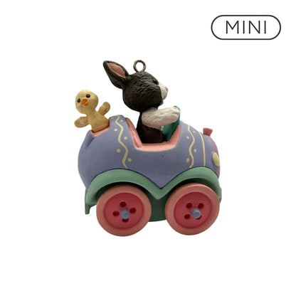 1994 Car Hallmark Ornament (Here Comes Easter) QEO8093 Image1