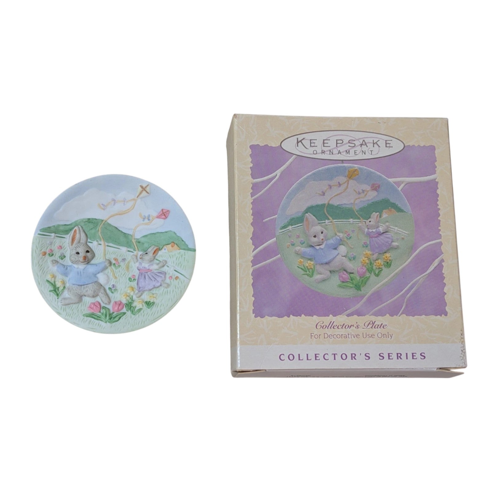 1994 Catching the Breeze Hallmark Ornament (Collector's Plate) QEO8219 Image3
