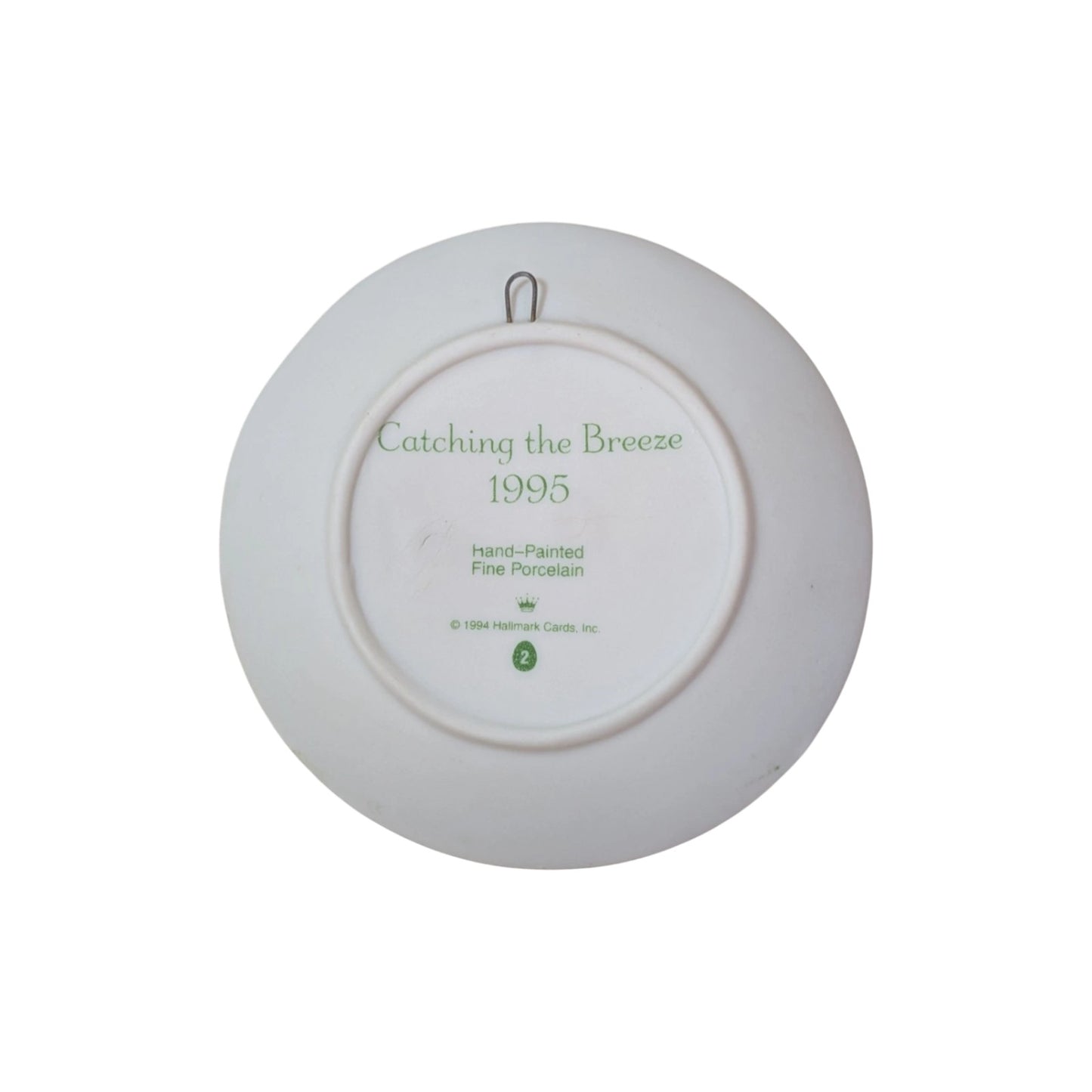 1994 Catching the Breeze Hallmark Ornament (Collector's Plate) QEO8219 Image5