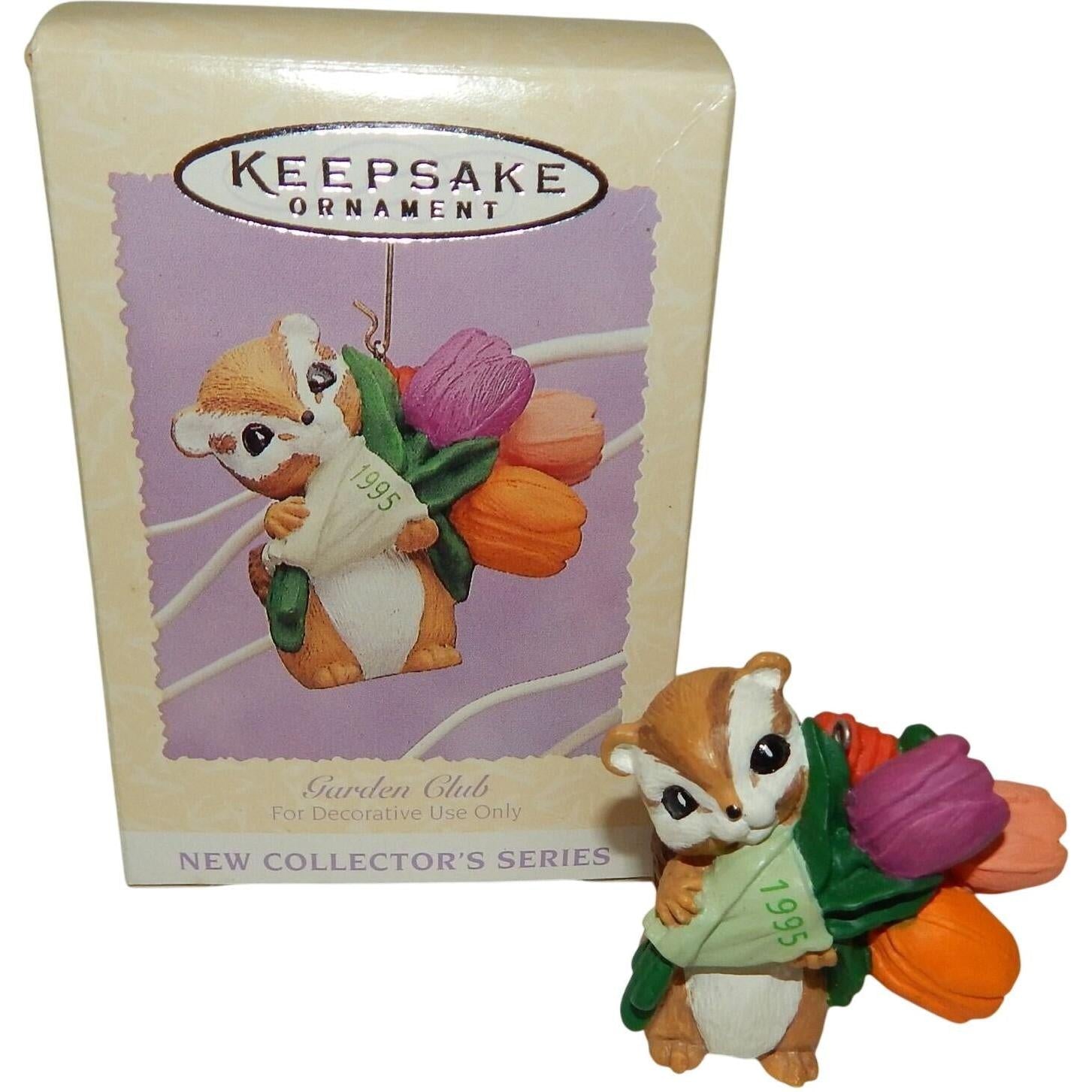 1994 Chipmunk Hallmark Ornament (Garden Club) QEO8209