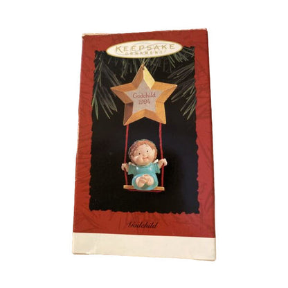 1994 Godchild Hallmark Ornament (Family) QX4453
