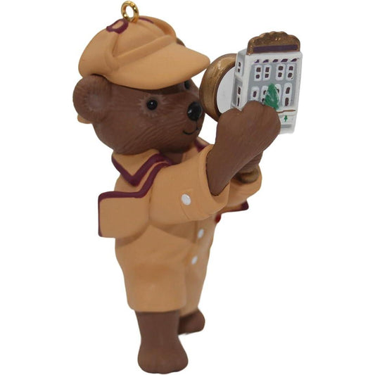 QXC482-3 1994 Holiday Pursuit (Teddy Bear) Image1