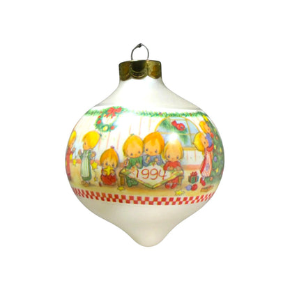 1994 It's the Simple Joys Hallmark Ornament (Betsey Clark) QX2403 Image1
