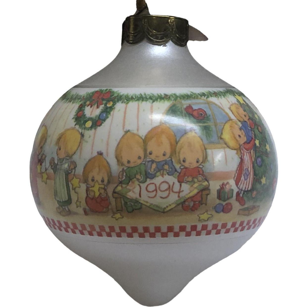 1994 It's the Simple Joys Hallmark Ornament (Betsey Clark) QX2403