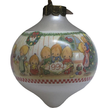 1994 It's the Simple Joys Hallmark Ornament (Betsey Clark) QX2403