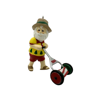 1994 Keep on Mowin' Hallmark Ornament (Santa Claus) QX5413 Image1