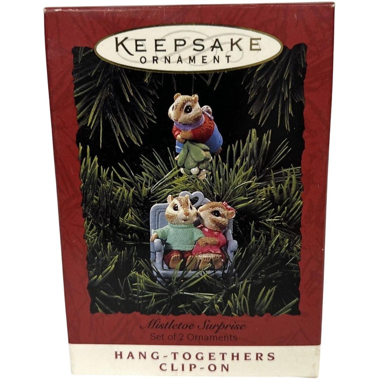 1994 Mistletoe Surprise Hallmark Ornament (Animal) QX5996