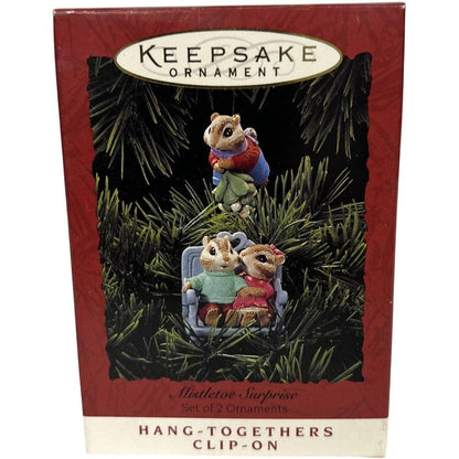 1994 Mistletoe Surprise Hallmark Ornament (Animal) QX5996