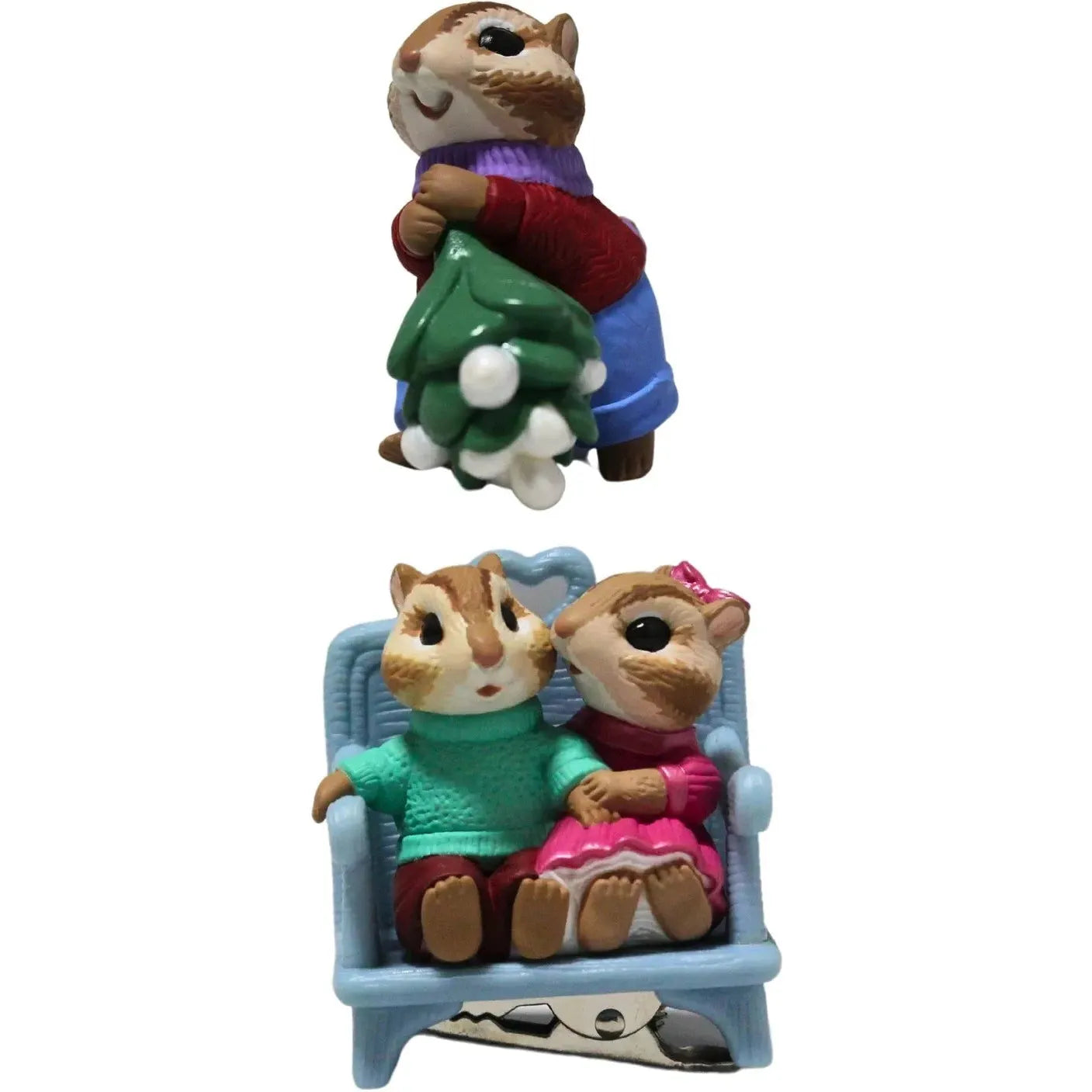 1994 Mistletoe Surprise Hallmark Ornament (Animal) QX5996