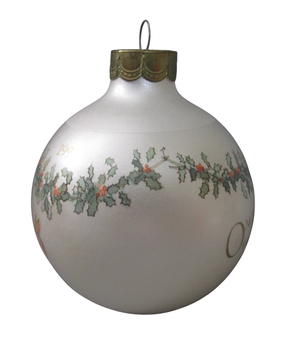 1994 The Tale of Peter Rabbit Hallmark Ornament (Ball) QX2443