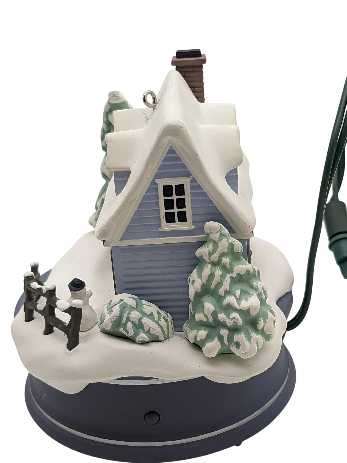 1994 White Christmas Hallmark Ornament (Buildings & Houses) QLX7463