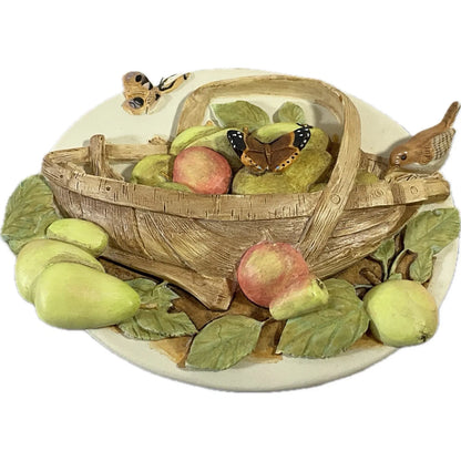 1995 Backyard Orchard Hallmark Ornament (Nature's Sketchbook) QK1069