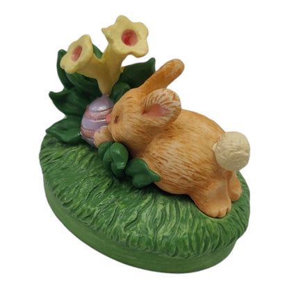 1995 Easter Egg Hunt Hallmark Ornament (Easter) QSM8024