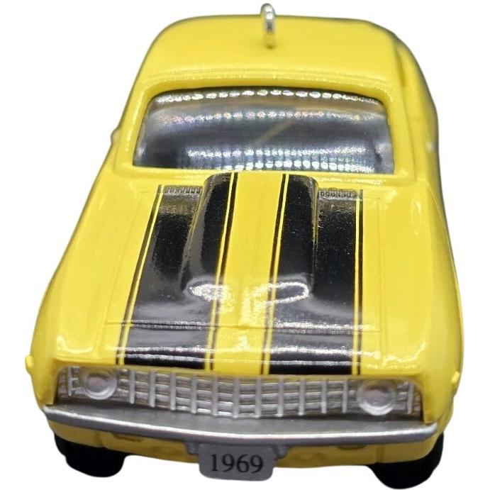 1995 Hallmark Ornament (1969) Chevrolet Camaro Hallmark Ornament (Classic American Cars) QX5239