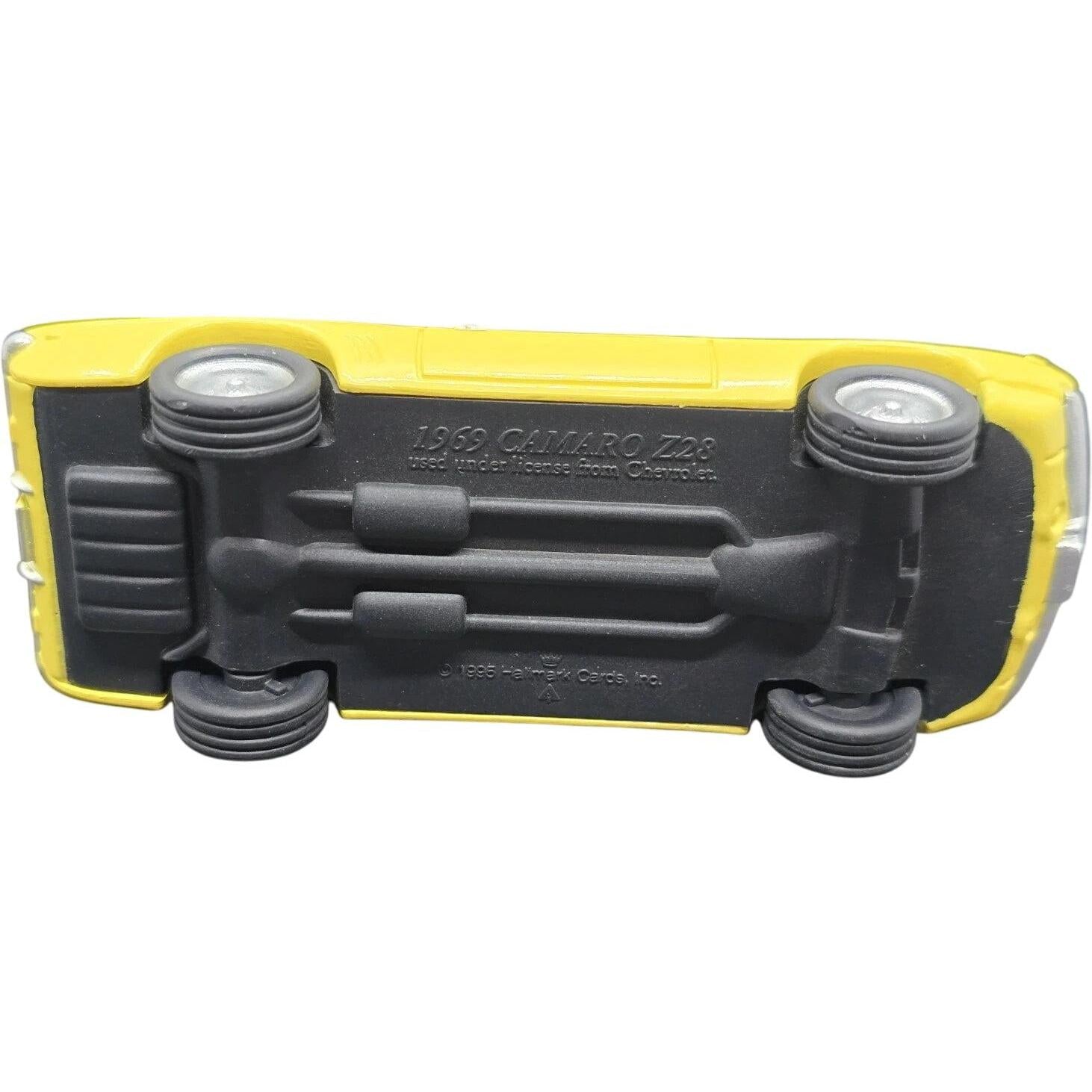 1995 Hallmark Ornament (1969) Chevrolet Camaro Hallmark Ornament (Classic American Cars) QX5239