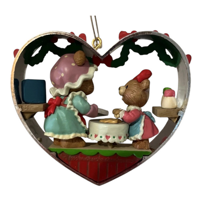 1995 Mother -Teddy Bear Family Carlton Cards Ornaments (Heart) ORN-034M