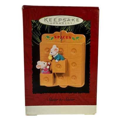 1995 Sister to Sister Hallmark Ornament (Mouse) QX5689