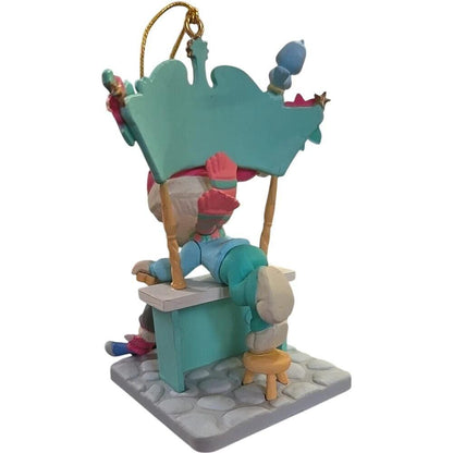 1995 You Pull The Strings to My Heart - Holiday Expressions (Precious Moments)