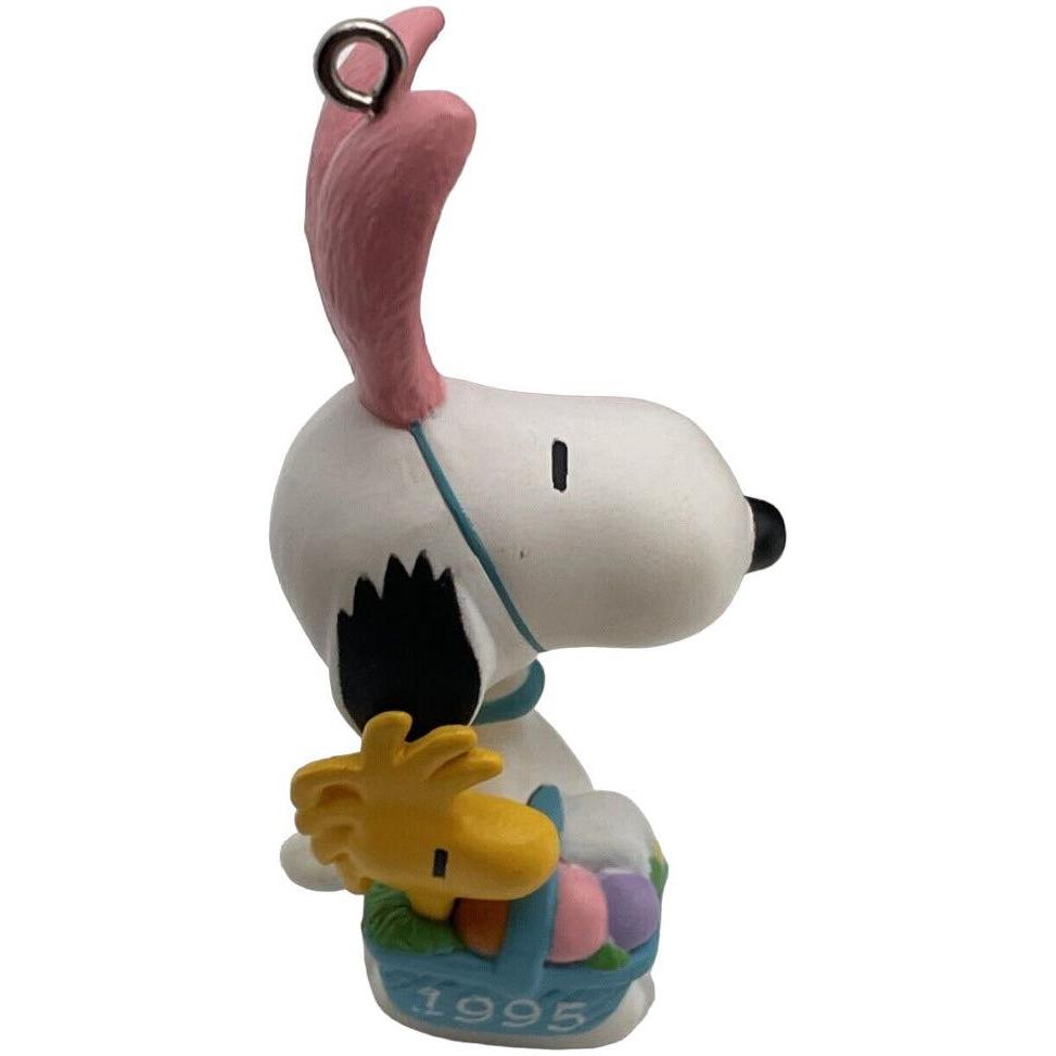 1995 Bunny Snoopy Peanuts Hallmark Ornament (Easter) QEO8257