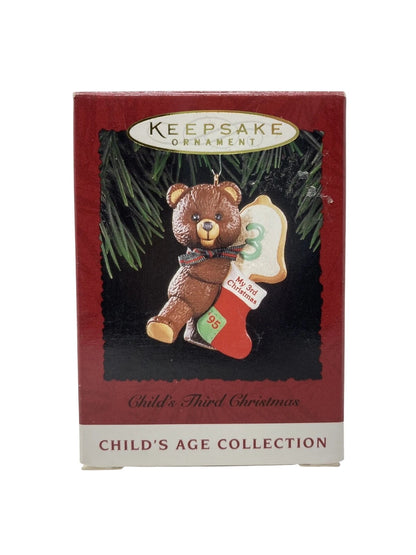 1995 Child's Third Christmas Hallmark Ornament (Child's Age Collection) QX5627