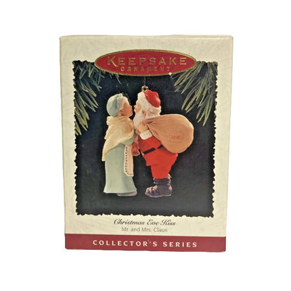 1995 Christmas Eve Kiss Hallmark Ornament (Mr. and Mrs. Claus) QX5157