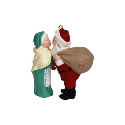 1995 Christmas Eve Kiss Hallmark Ornament (Mr. and Mrs. Claus) QX5157 Image1