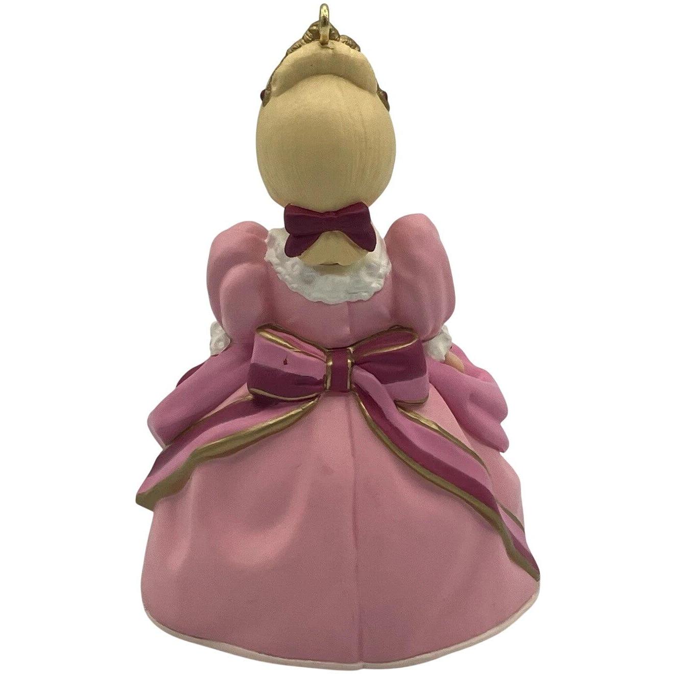 1995 Cinderella Hallmark Ornament (Madame Alexander) QX6311