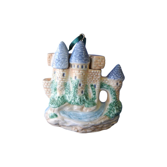 1995 European CastleTeapot Hallmark Ornament (Invitation to Tea) QK1129 Image1