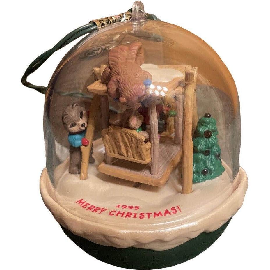 1995 Forest Animal Swinging on a Wooden Swing Hallmark Ornament (Forest Frolics) QLX7299