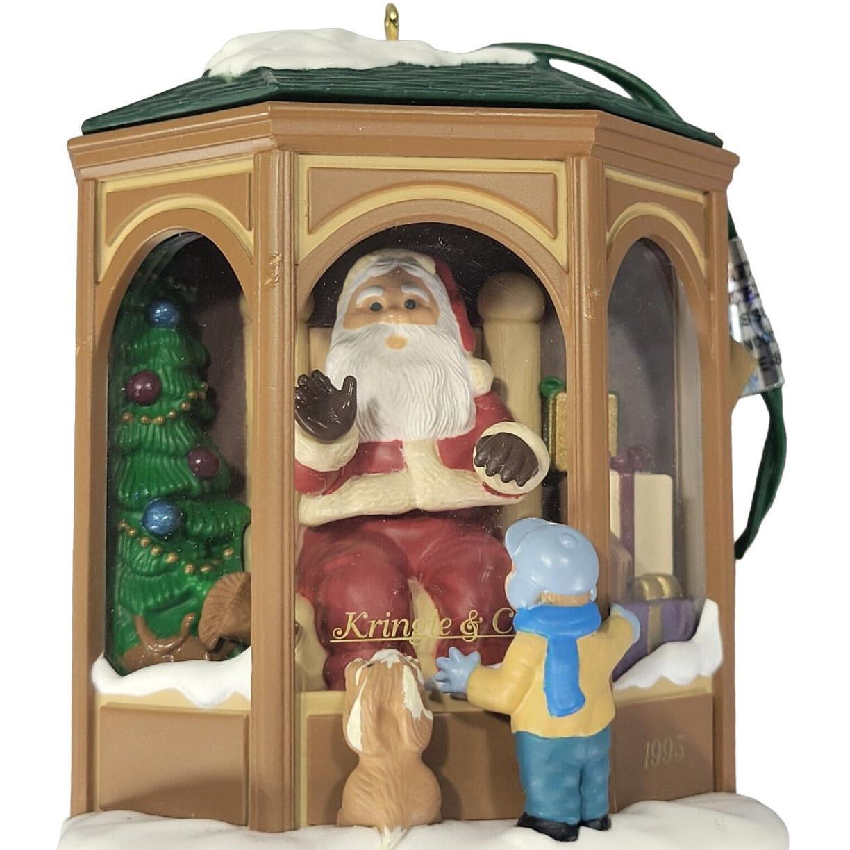 1995 Gcoming to See Santa Hallmark Ornament (Christmas Window) QLX7369