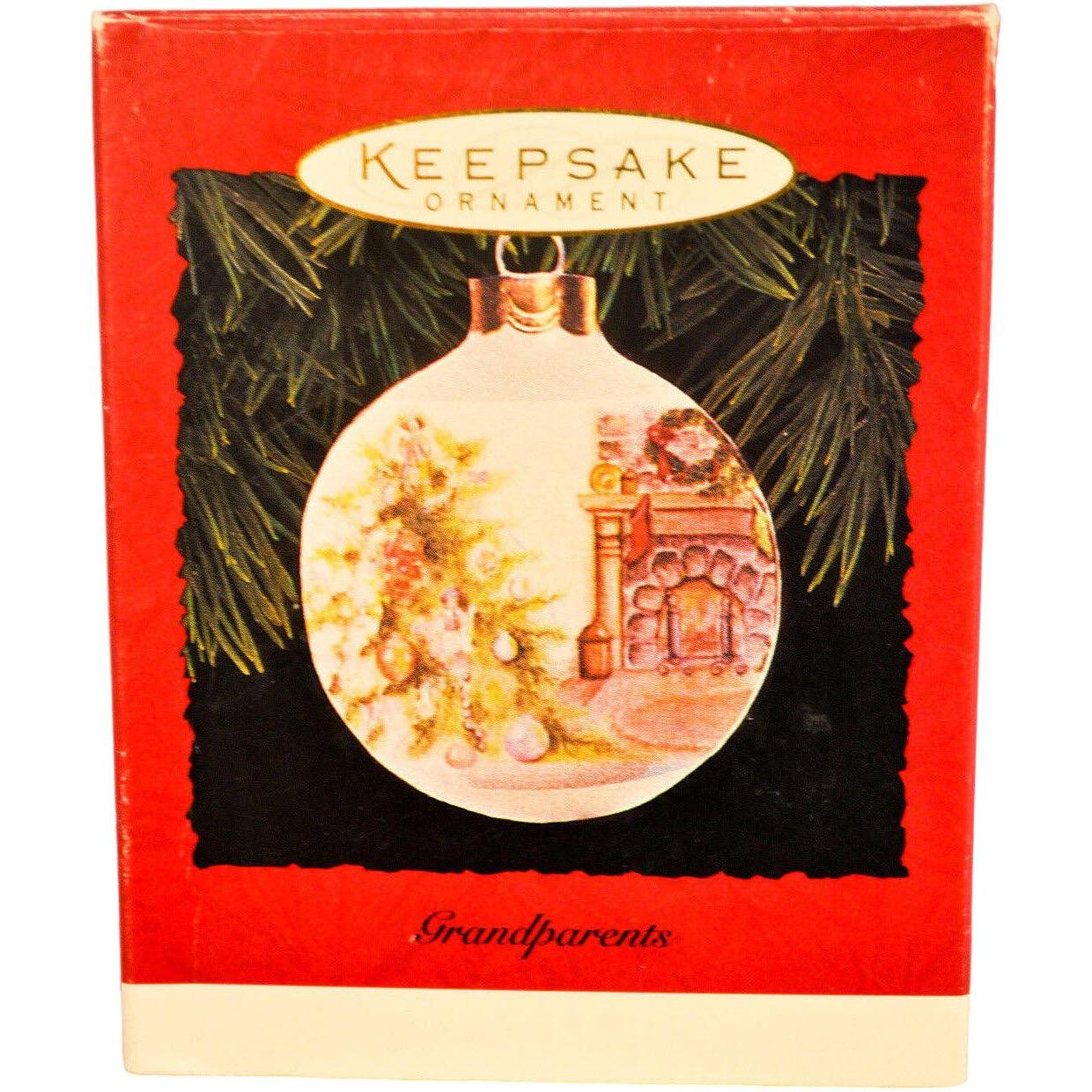 1995 GrandParents Hallmark Ornament (Ball) QX2419