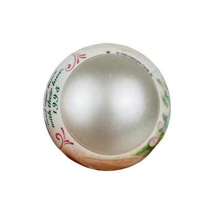 1995 GrandParents Hallmark Ornament (Ball) QX2419 Image5