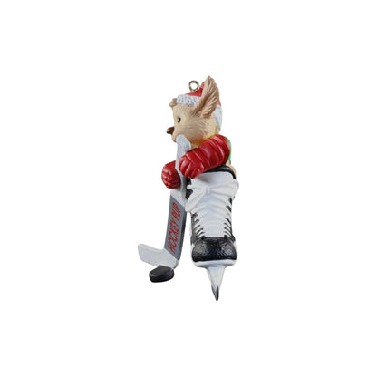 1995 Hockey Pup Hallmark Ornament (Hockey) QX5917 Image3