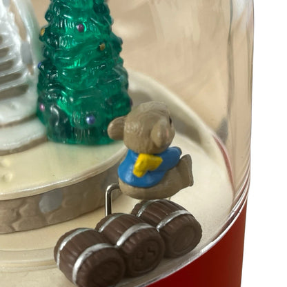 1995 Jumping for Joy Hallmark Ornament (Magic Globe) QLX7347 Image4