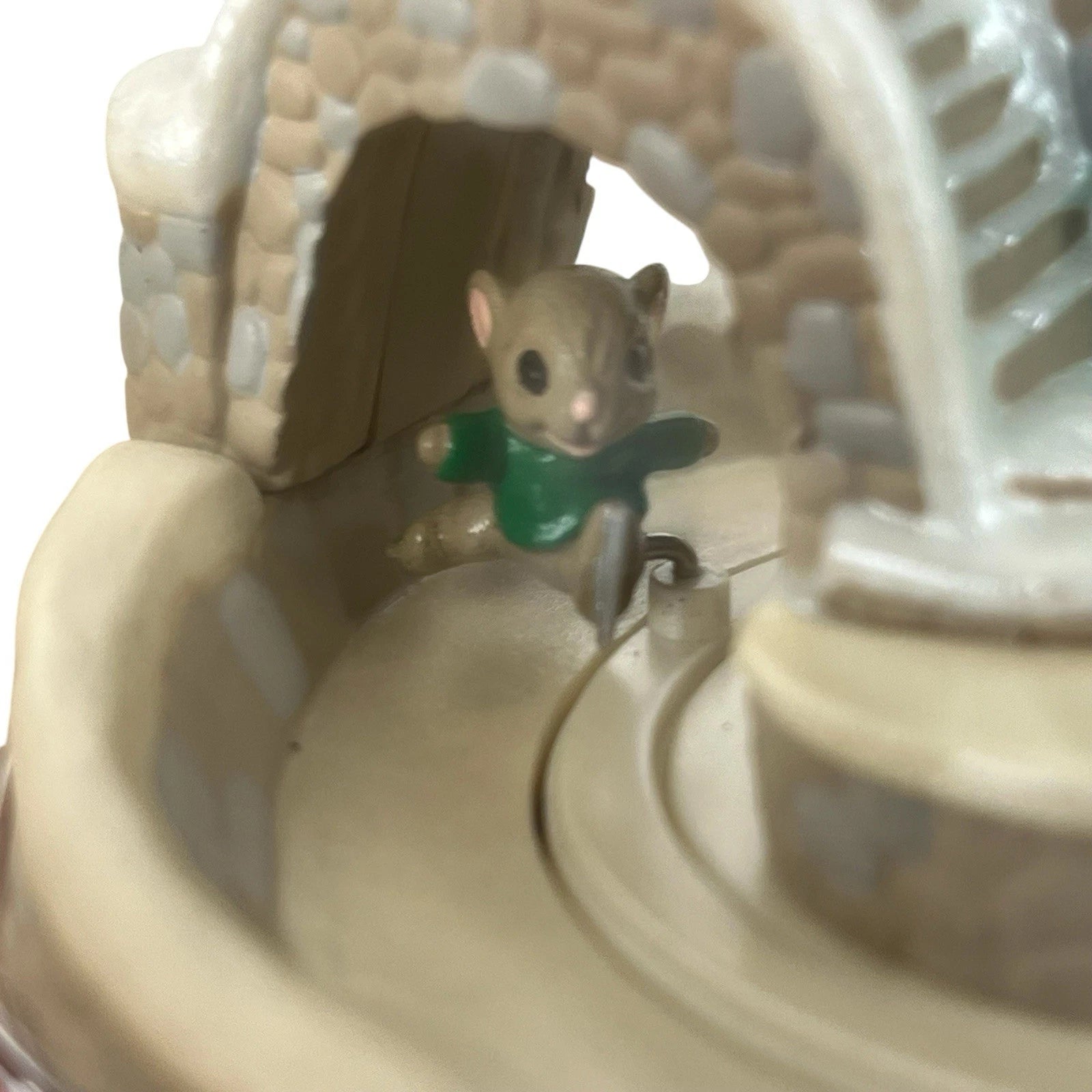1995 Jumping for Joy Hallmark Ornament (Magic Globe) QLX7347 Image6